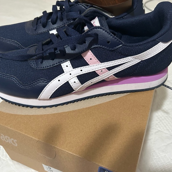ASICS women sneakers - Picture 2 of 5